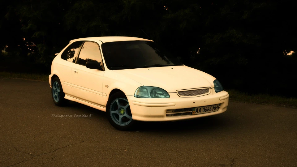 Honda Civic Hatchback Montana Snow white мат 3