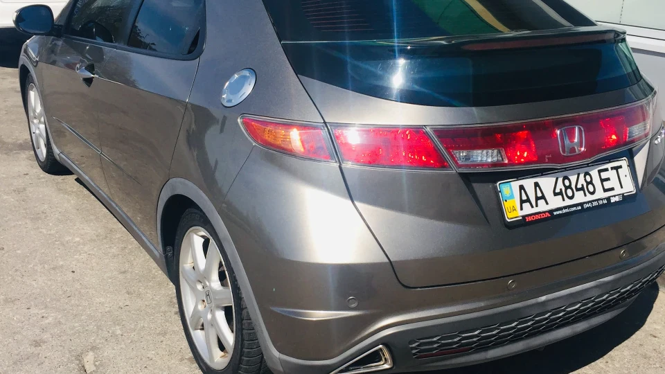 Honda Civic Hatchback Оливковий