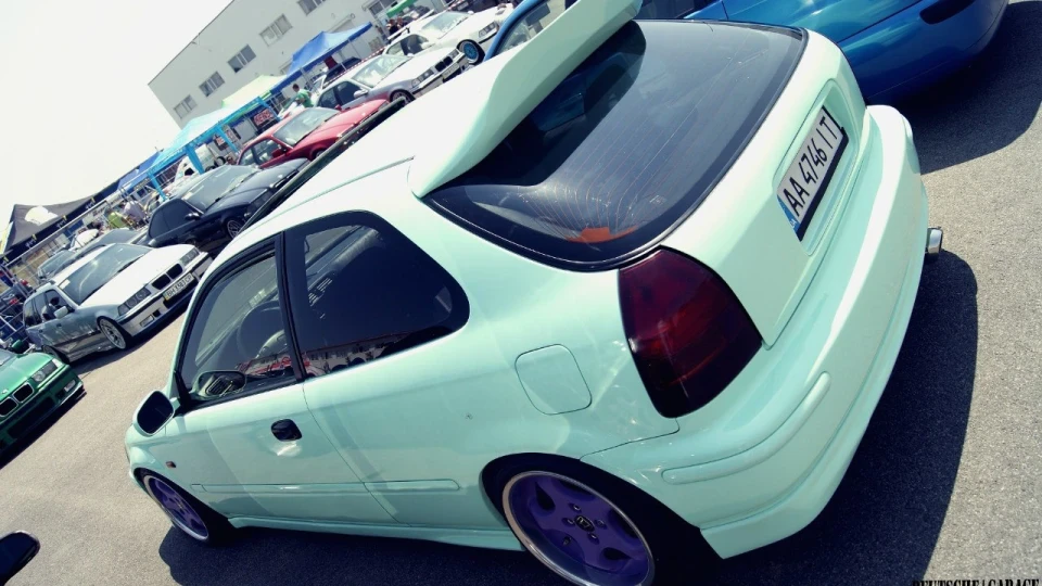 Honda Civic Hatchback придумайте цей рядок 4