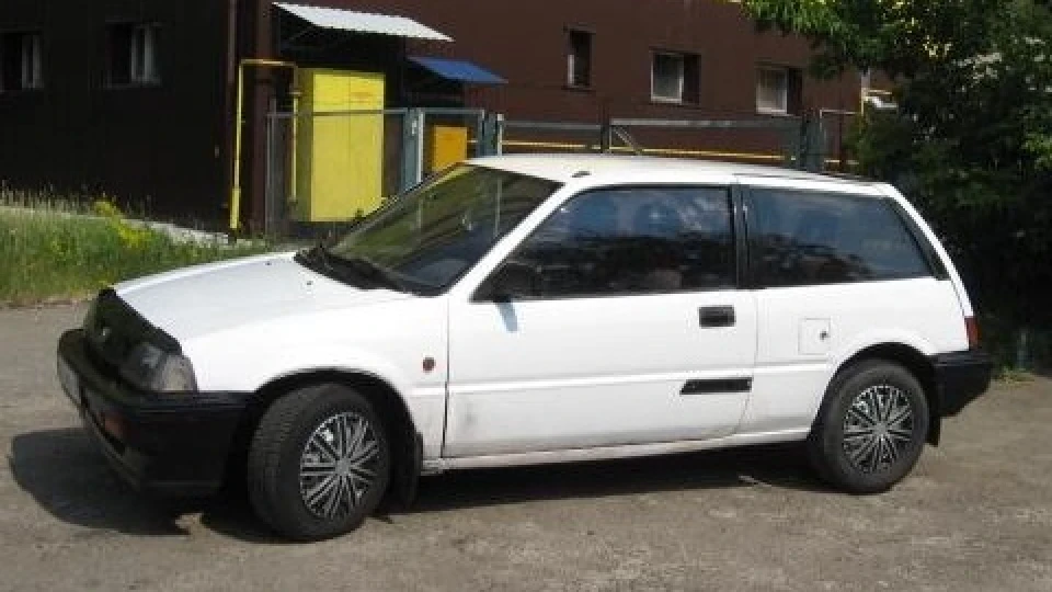 Honda Civic Hatchback просто мала швидка 4