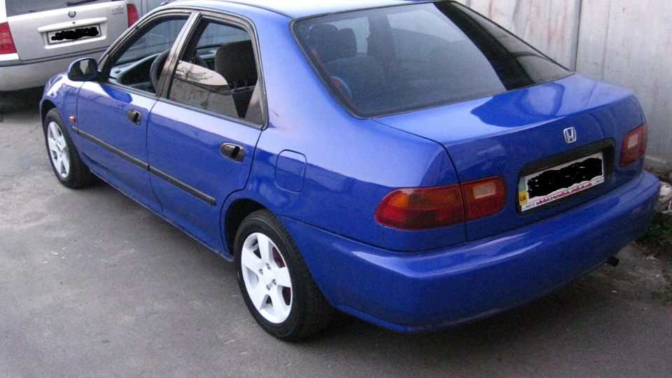 Honda Civic Hatchback тенісна ракетка