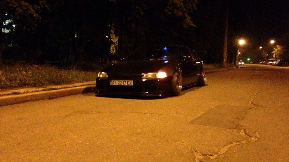 Honda Civic Hatchback Знищувач асфальту 5