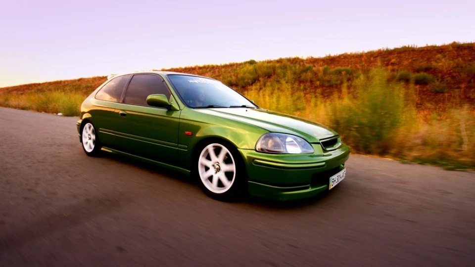 Honda Civic Hatchback VERT ABSINTHE on BBS RS 5