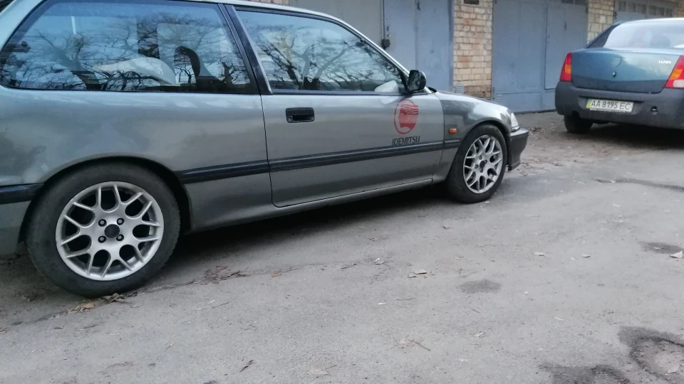 Honda Civic Hatchback Повсталий ззаду 5