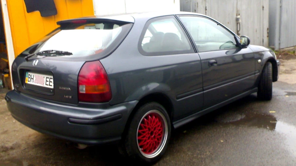 Honda Civic Hatchback жабка 4