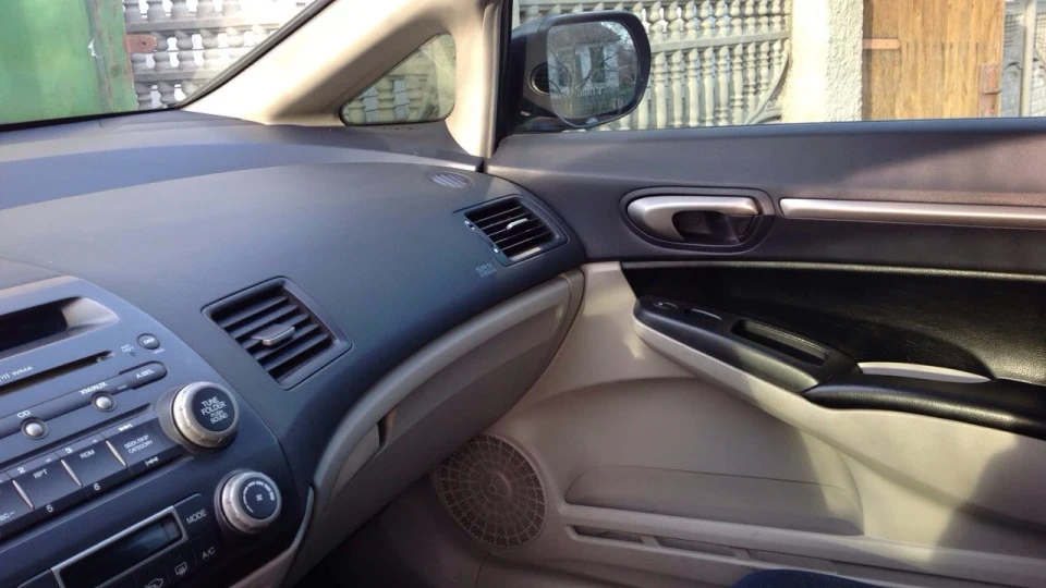 Honda Civic Hybrid 2