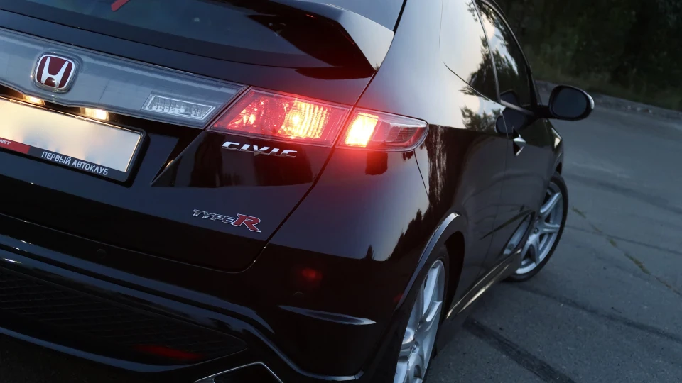 Honda Civic Type R “Black Mako” 2