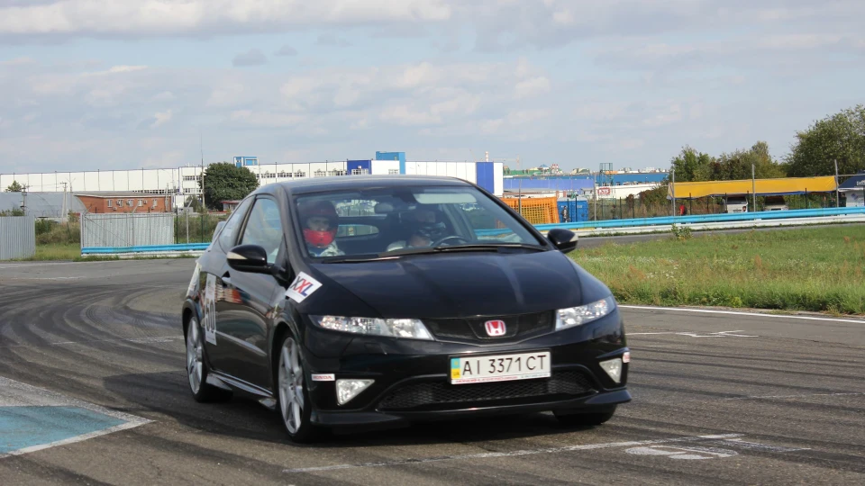 Honda Civic Type R Black&Gold 4