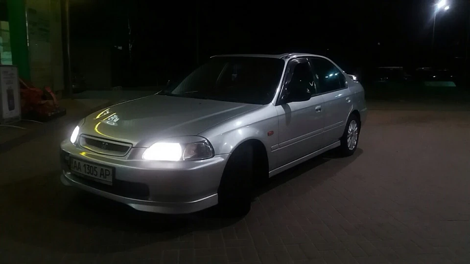 Honda Civic 1.5 Vtec-E 3