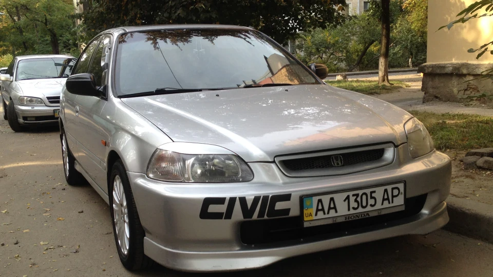Honda Civic 1.5 Vtec-E 4