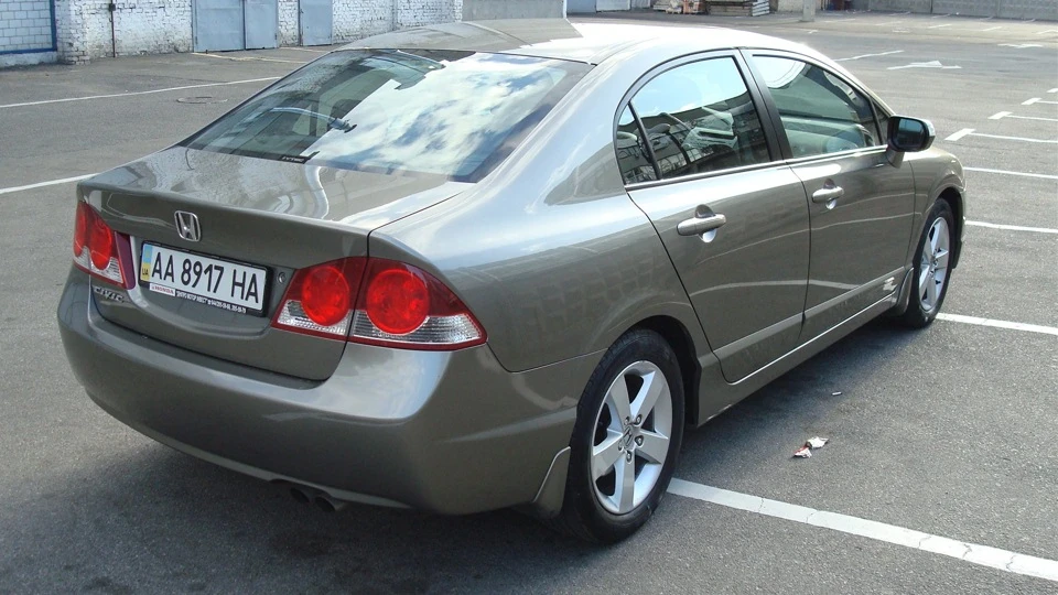 Honda Civic 1.8 AT ES 2