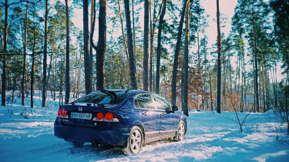 Honda Civic 1.8 dark blue 3