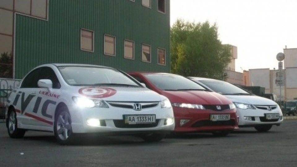 Honda Civic 1.8 ES MT 4