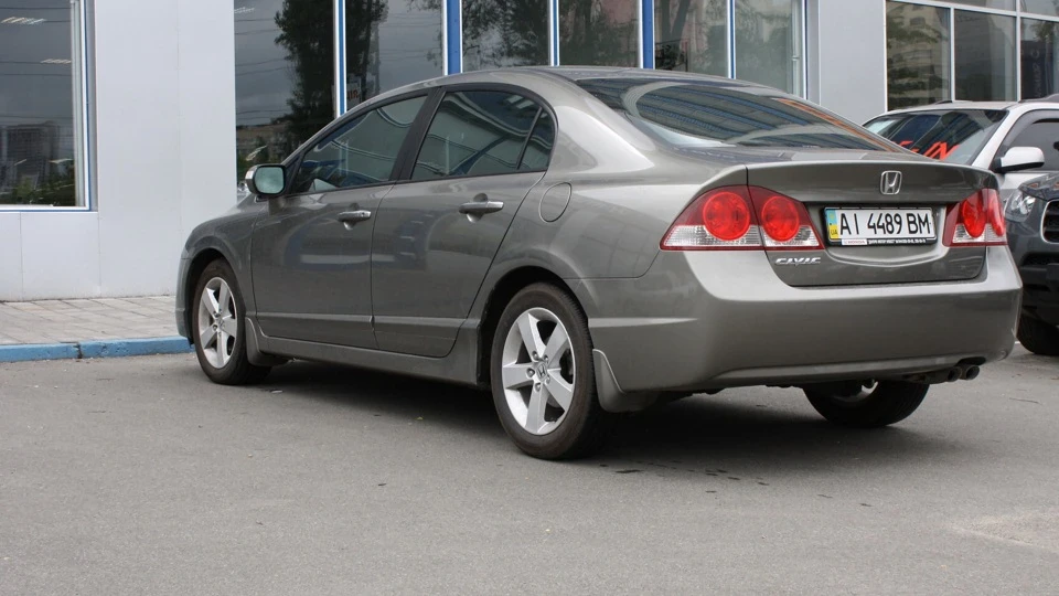Honda Civic 1.8 ЕХ 3