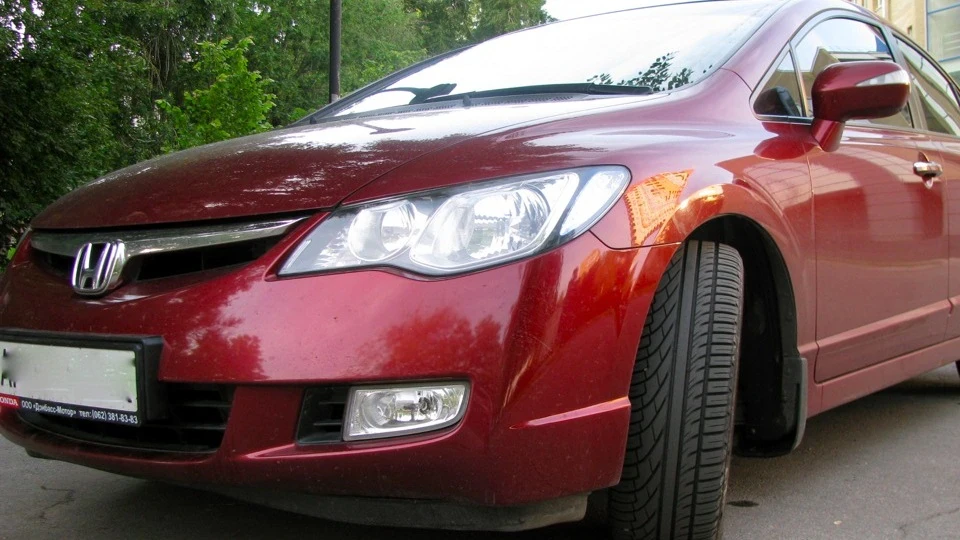Honda Civic бордова 2