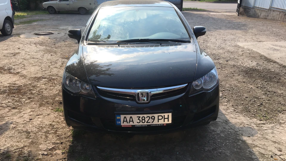 Honda Civic BRUNETTE