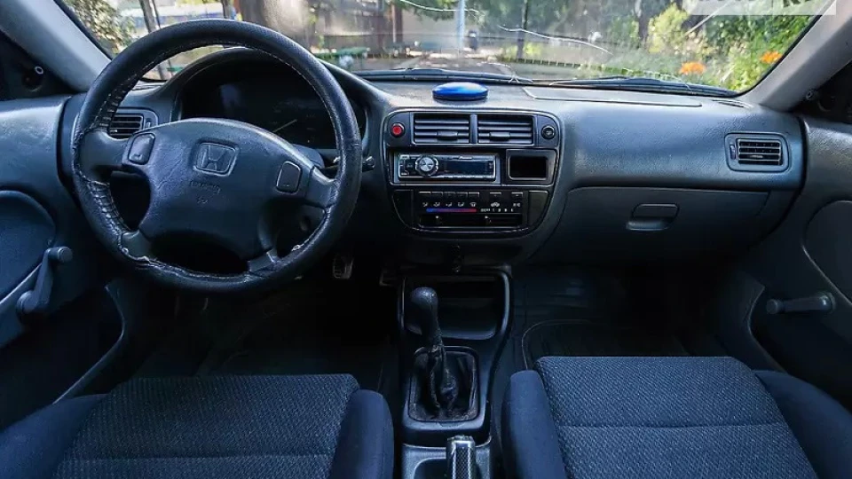 Honda Civic D16Y7 3