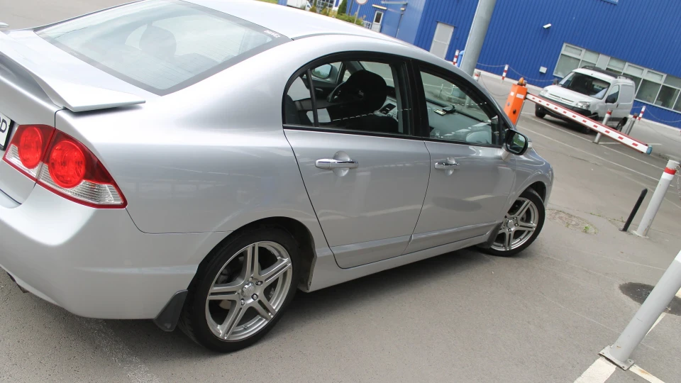 Honda Civic G8 SilverBeam 2