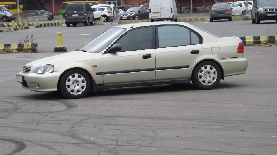 Honda Civic Міський джміль 3