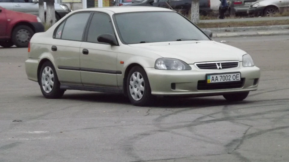 Honda Civic Міський джміль 5