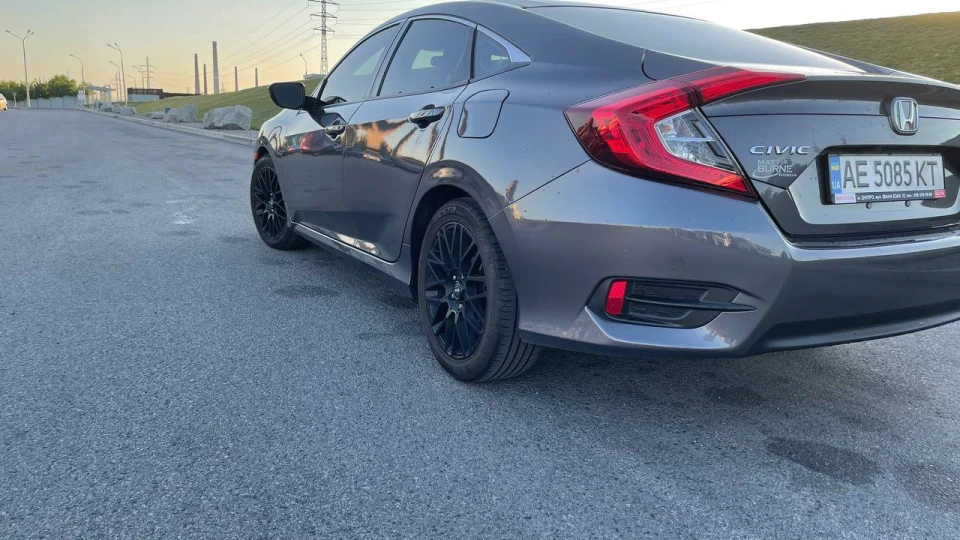 Honda Civic LX 3