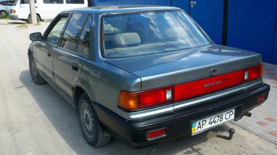 Honda Civic просто сірий Квадрат 2