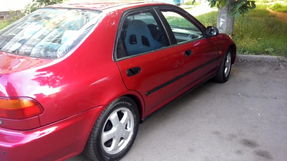 Honda Civic Вишневий автомат 1.5 16v 5