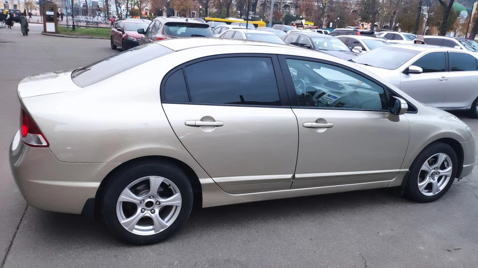 Honda Civic Золотий дракон 3
