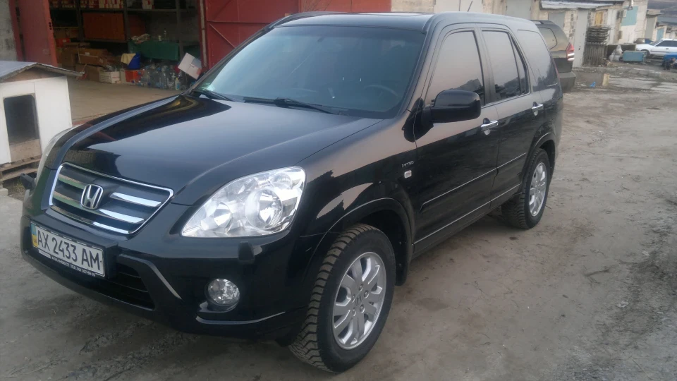 Honda CR-V брюнетка