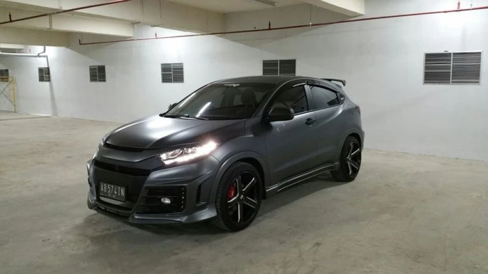 Honda HR-V 1.8 awd 3