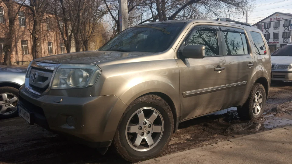 Honda Pilot Begemot