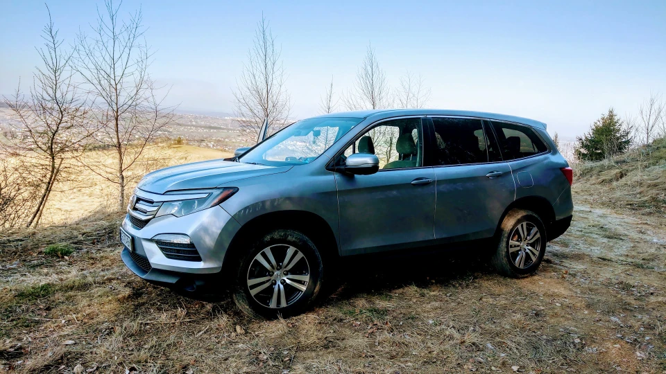Honda Pilot Lunar Silver 5