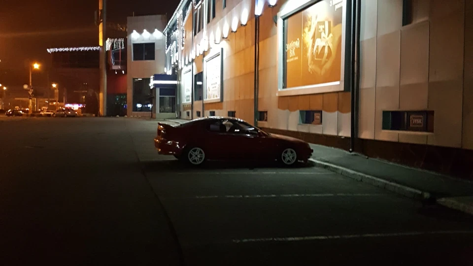 Honda Prelude Червоний сом