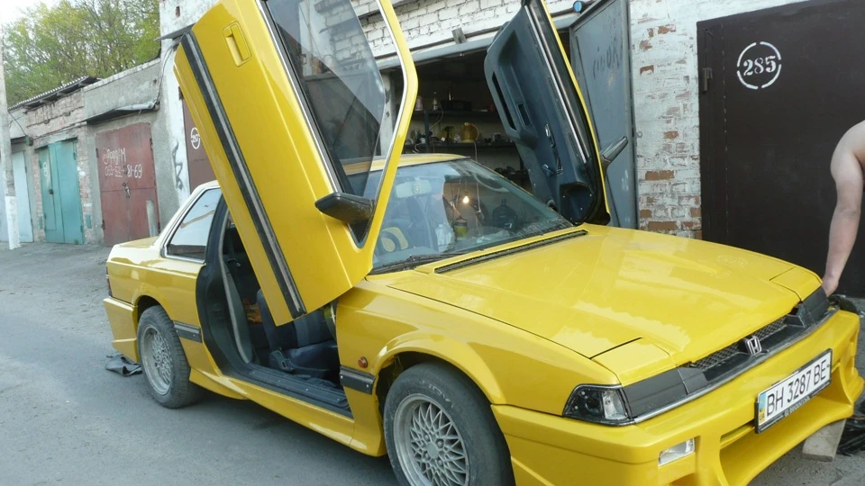 Honda Prelude **Yellooow ** 3