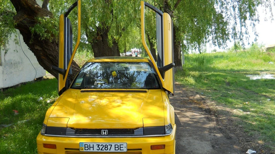 Honda Prelude **Yellooow ** 4