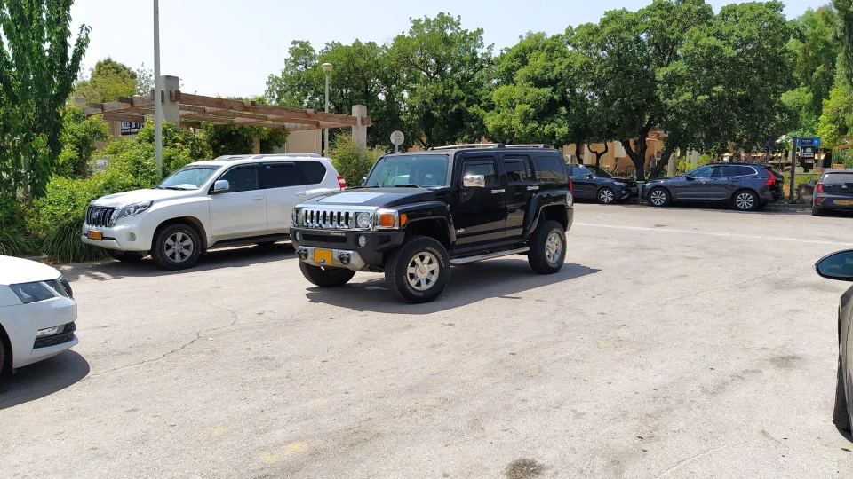 Hummer H3 Peacemonger 5