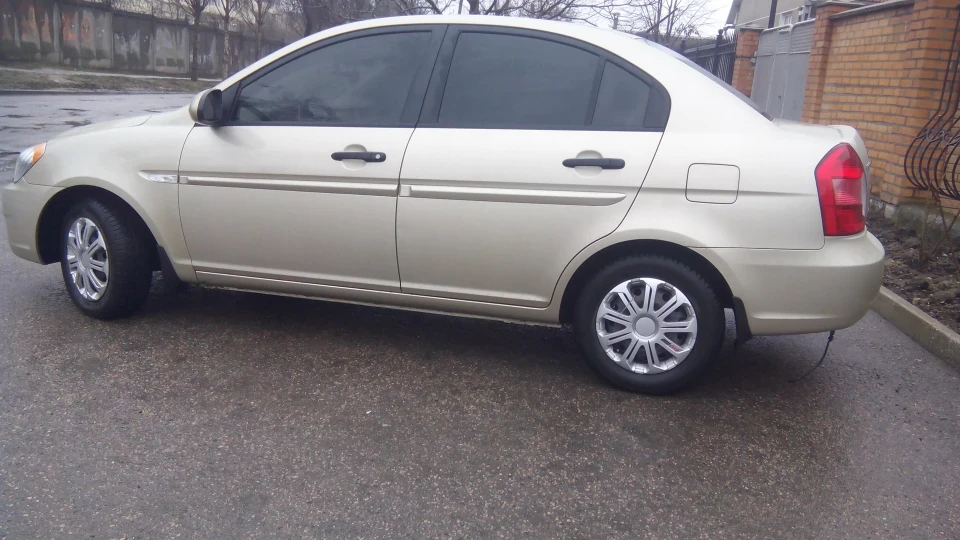 Hyundai Accent 2