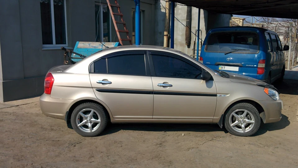 Hyundai Accent 4