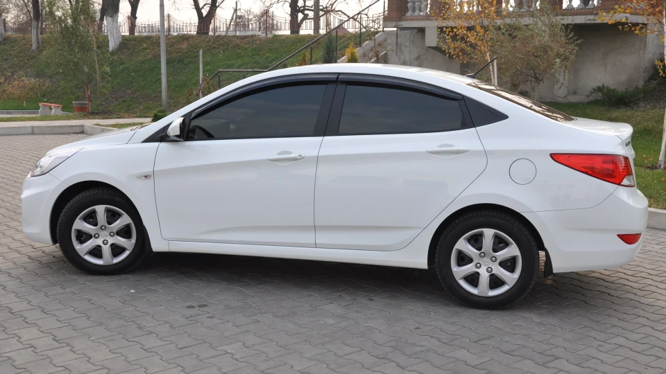 Hyundai Accent 5