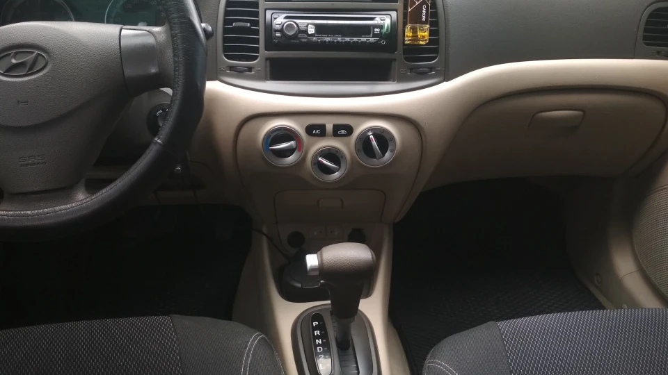 Hyundai Accent 4