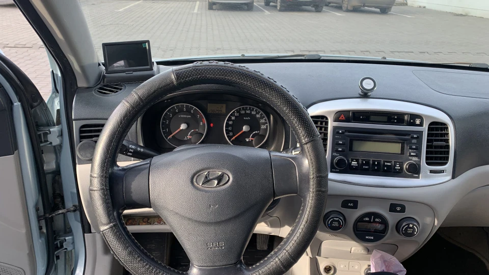 Hyundai Accent 4