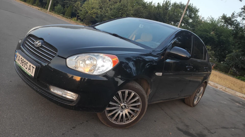 Hyundai Accent 1.4 AT Black Edition LPG 2