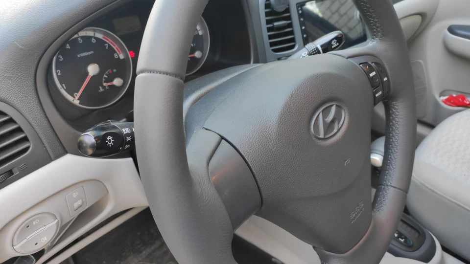 Hyundai Accent 1.4 AT Black Edition LPG 4