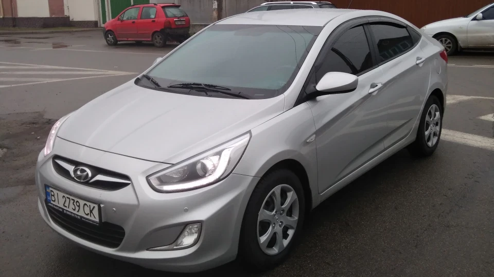 Hyundai Accent 1.4 AT 2