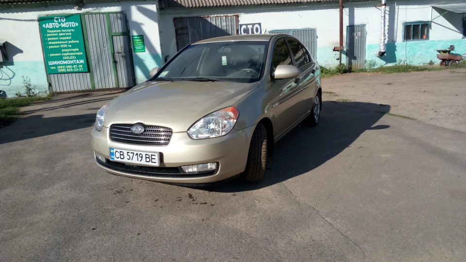 Hyundai Accent 1.4 DOCH 2