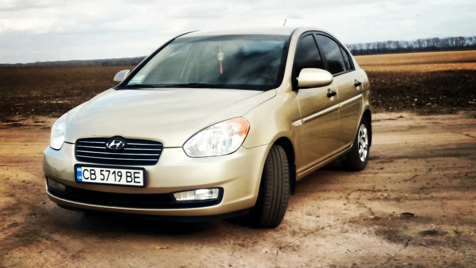 Hyundai Accent 1.4 DOCH 4