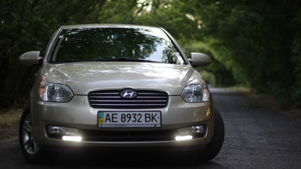 Hyundai Accent 1.4 DOHC MT 2