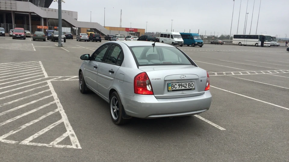 Hyundai Accent 1.4 DOHC MT 2