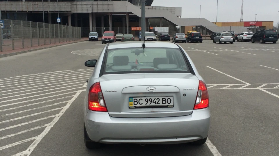 Hyundai Accent 1.4 DOHC MT 3