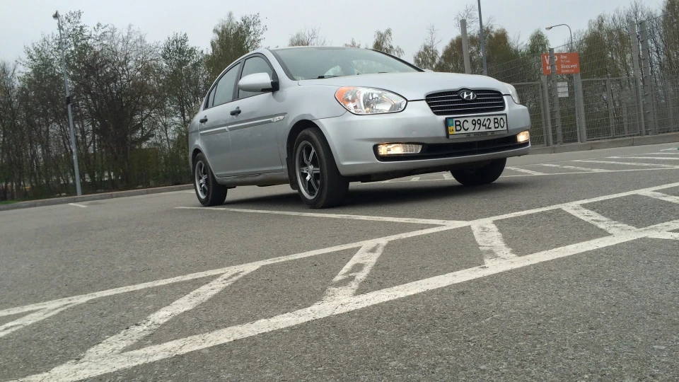 Hyundai Accent 1.4 DOHC MT 5
